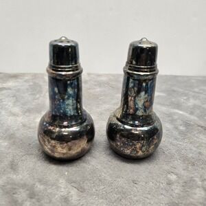International Silver Silver Plated‎ Salt and Pepper Shakers Vintage Patina IS